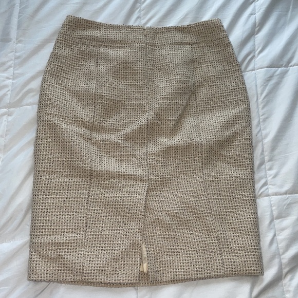 Calvin Klein size 4 pencil skirt - Picture 3 of 3
